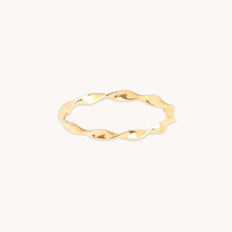 Twist Band Ring in Solid Gold